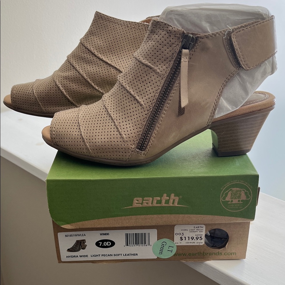 Earth Hydra Wide Light Pecan  Leather Zipper Ankle Heeled Peep Toe Booties 7D